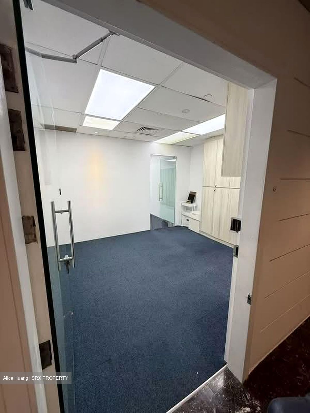 International Plaza (D2), Office #557825891